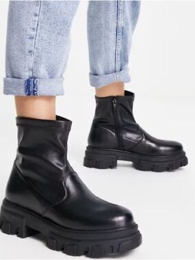 Simply Be ~ Black Chunky Platform ~ Ankle Boots